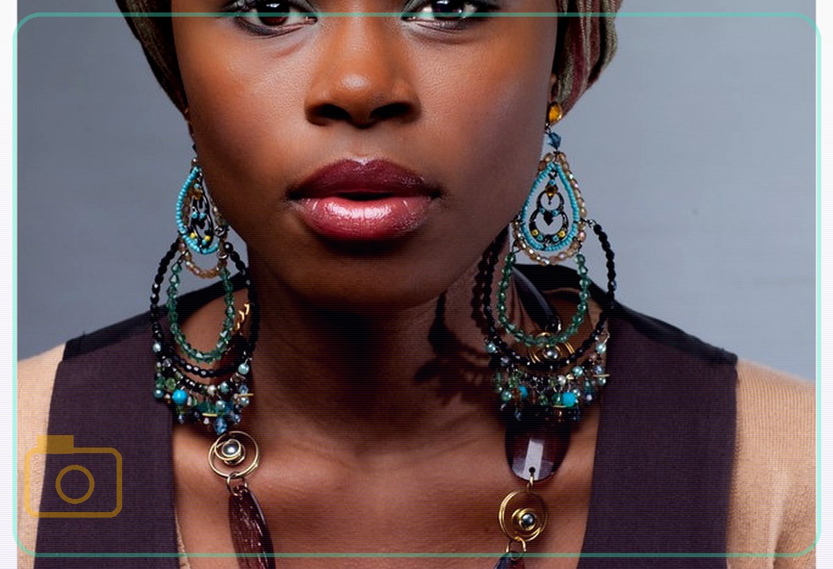 You are currently viewing A guide to bold outfits for color-driven sessions